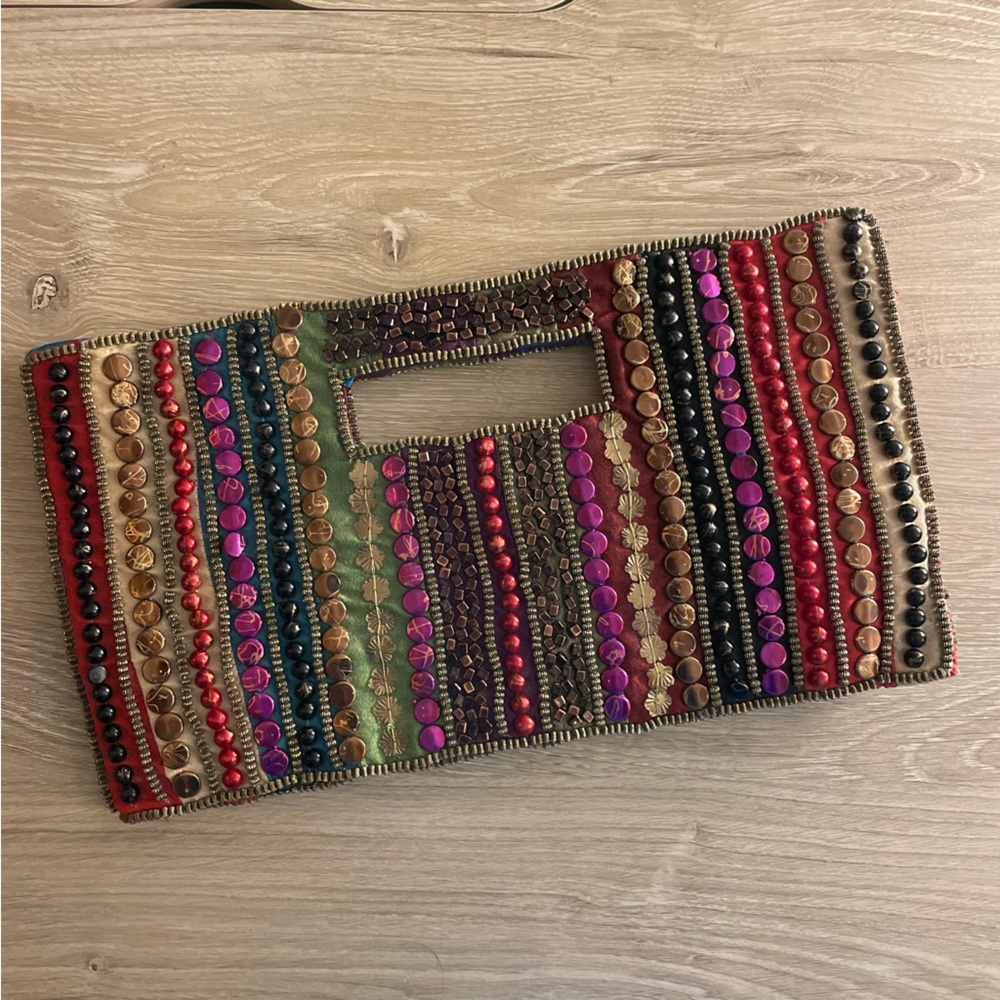 Antik Kraft beaded clutch